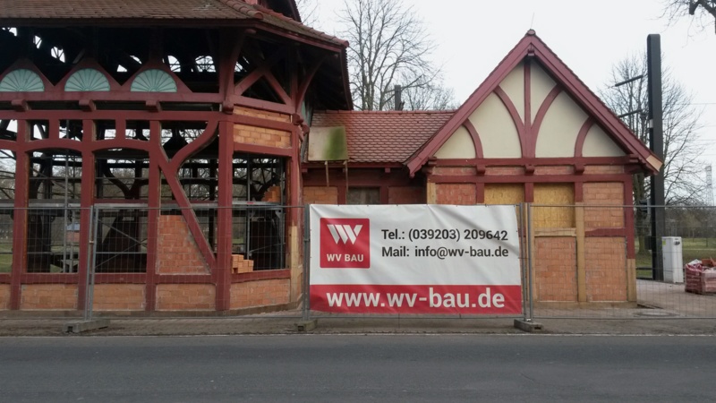 Baustellenbeschriftung mit Firmenlogo